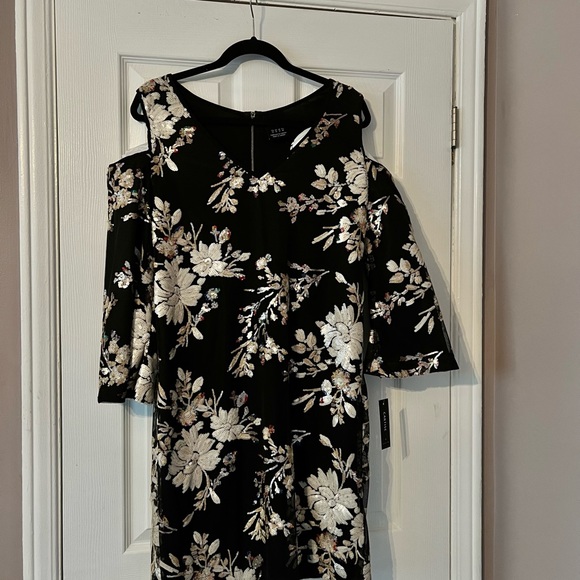 NWT Cocktail dress, black with floral sequin pattern. Sz 12 - Picture 10 of 10